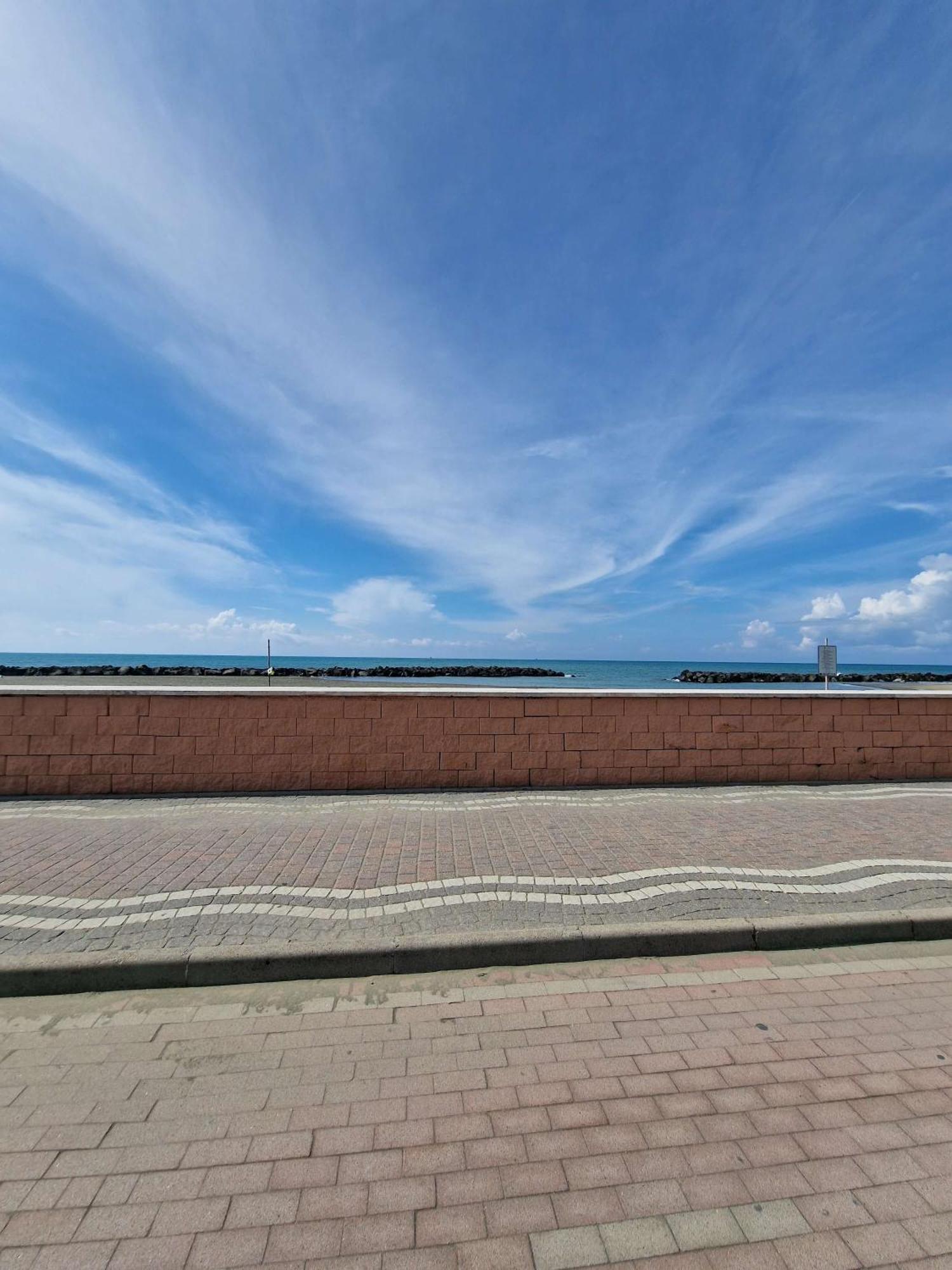 Appartamento Vista Mare House Fiumicino Esterno foto
